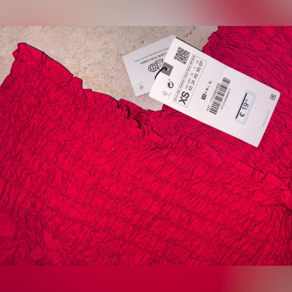 BNWT- Zara Red Smocked Crop Top-sz. XS - Picture 2 of 2